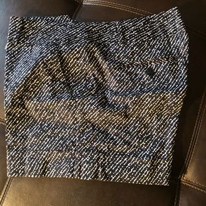 NWOT 4” Black New York & Co Shorts